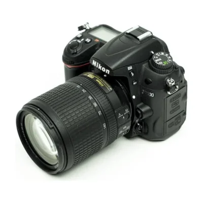 دوربین DSLR نیکون D7000 با لنز ۱۸-۱۰۵ VR